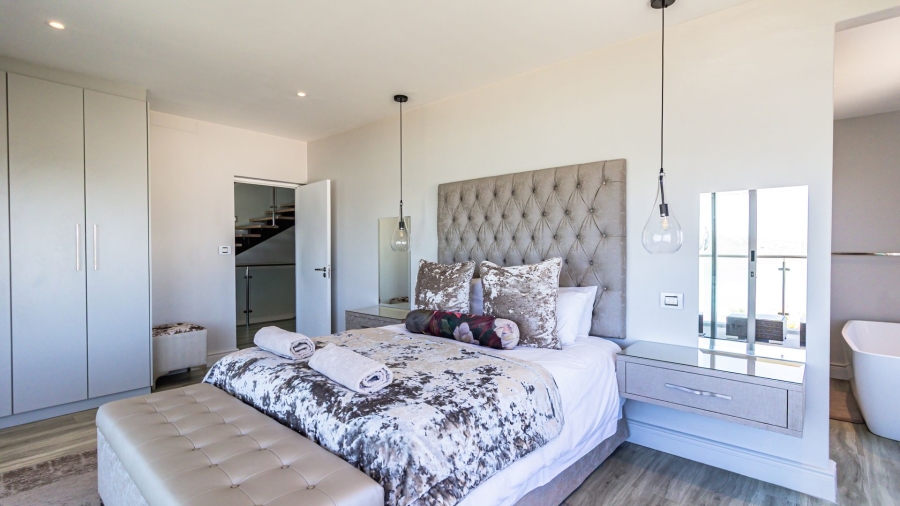 6 Bedroom Property for Sale in Myburgh Park Western Cape